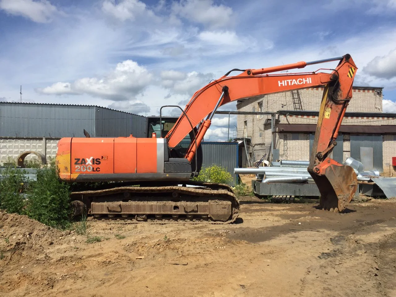 HITACHI ZX200LC-3 — фото 1